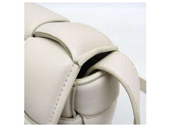 Borsa a Spalla Bottega Veneta Intrecciato Padded Cassette Bianco sporco - vista 10