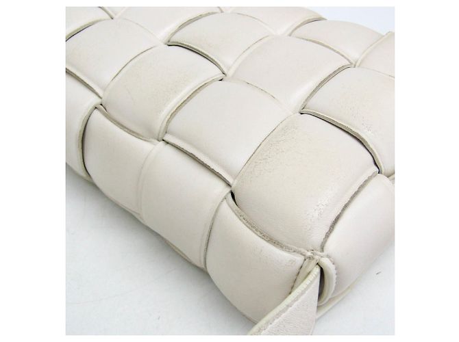 Borsa a Spalla Bottega Veneta Intrecciato Padded Cassette Bianco sporco - vista 6