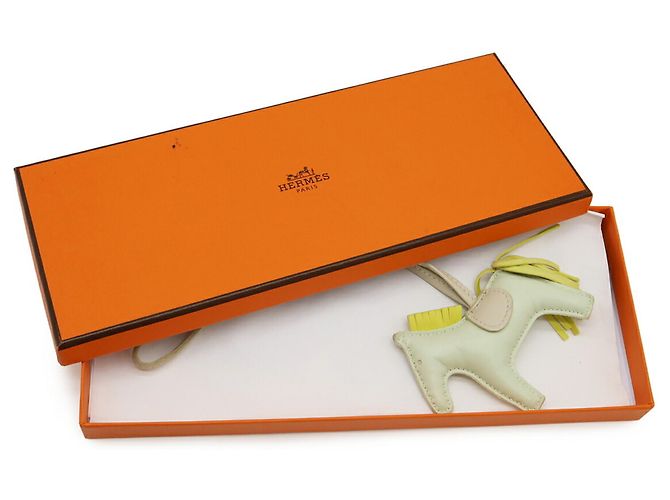 Hermès HERMES Rodeo Charm PM Dorado - vista 8