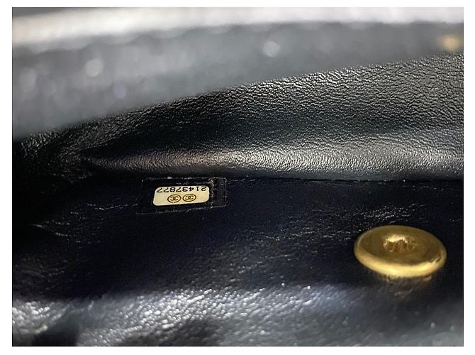 Borsa a Spalla Chanel Mini Matelassé Nero - vista 15