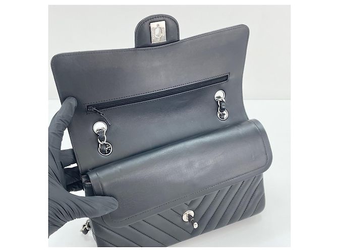 Borsa a tracolla Chanel Matelassé nera Nero - vista 12