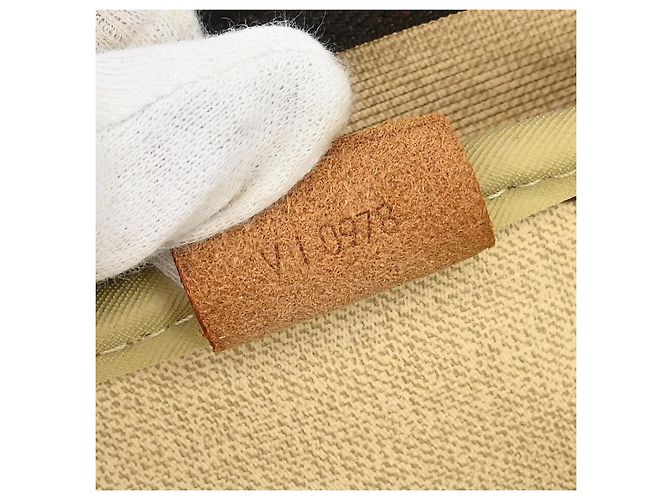 Louis Vuitton Deauville Monogram Canvas 34 Marrone - vista 5