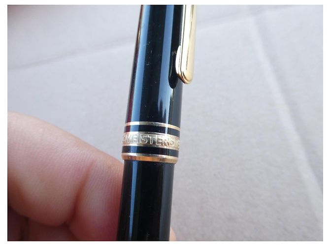 Montblanc Meisterstück Classique Stylo Bille Or Noir Doré - vue 2