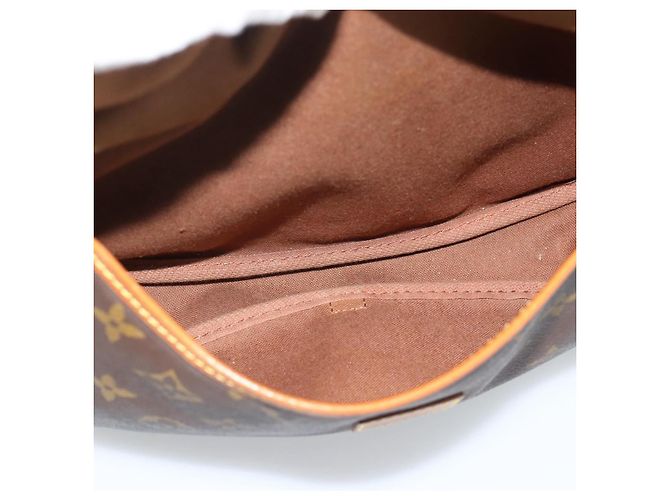 Louis Vuitton Saumur Monogram Canvas 30 Marrone - vista 5