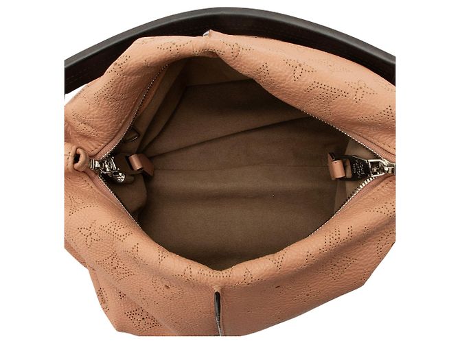 Bolso de hombro Louis Vuitton Mahina Leather Selene PM Rosa - vista 7