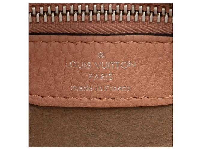Bolso de hombro Louis Vuitton Mahina Leather Selene PM Rosa - vista 8