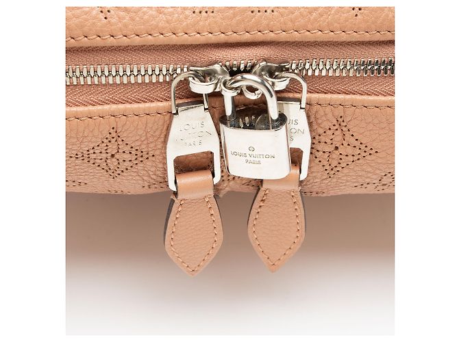 Bolso de hombro Louis Vuitton Mahina Leather Selene PM Rosa - vista 9