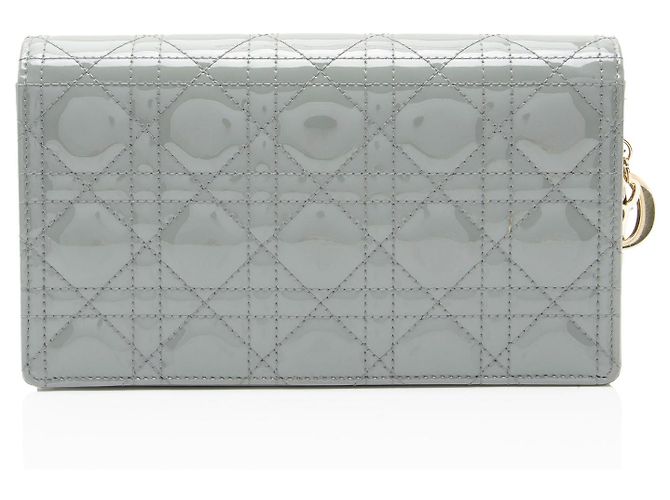 Cartera Lady Dior Cannage en piel charol con cadena Gris - vista 3