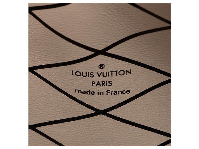 Clutch Trunk in pelle Epi Louis Vuitton Nero - vista 8