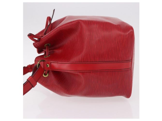 Louis Vuitton Petit Noe aus Epi-Leder Größe Medium Rot - Ansicht 4