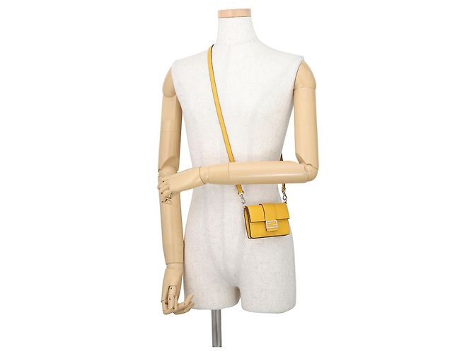 Pochette Micro Flat Baguette in pelle gialla Fendi Giallo - vista 4