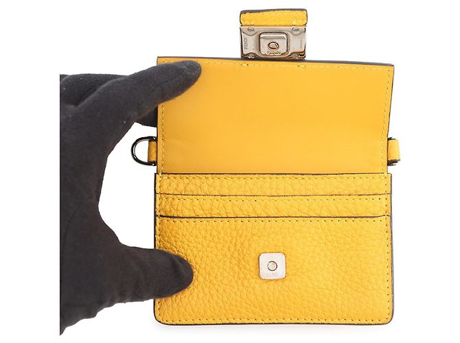 Pochette Micro Flat Baguette in pelle gialla Fendi Giallo - vista 5