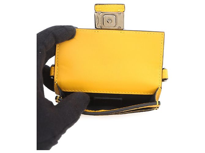 Pochette Micro Flat Baguette in pelle gialla Fendi Giallo - vista 6