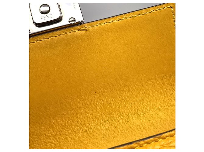 Pochette Micro Flat Baguette in pelle gialla Fendi Giallo - vista 9