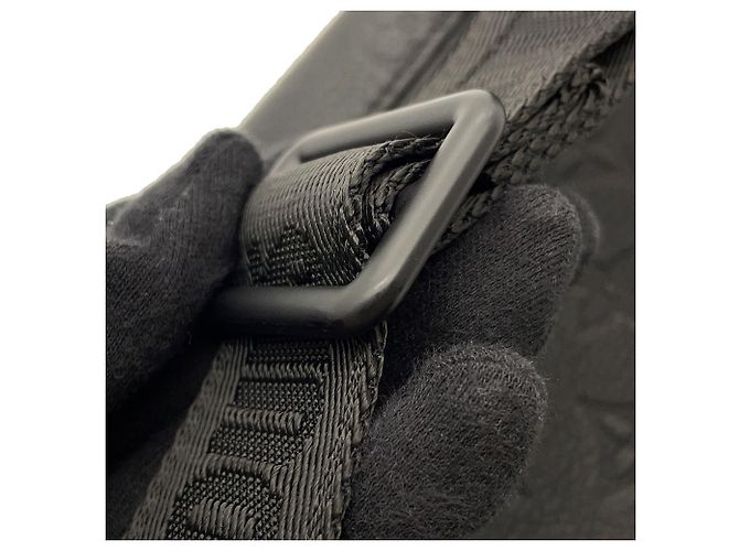 Louis Vuitton Monogram Shadow Discovery Bumbag PM Nero - vista 12