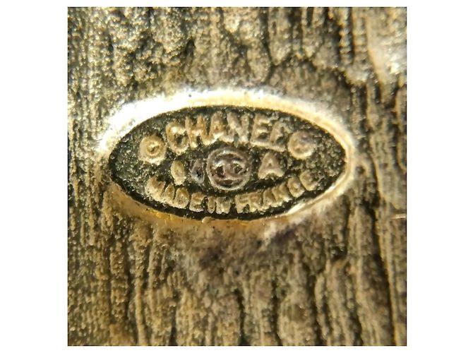 Broche Chanel 94A Vintage Bell Cross Motif Dourado - vista 5