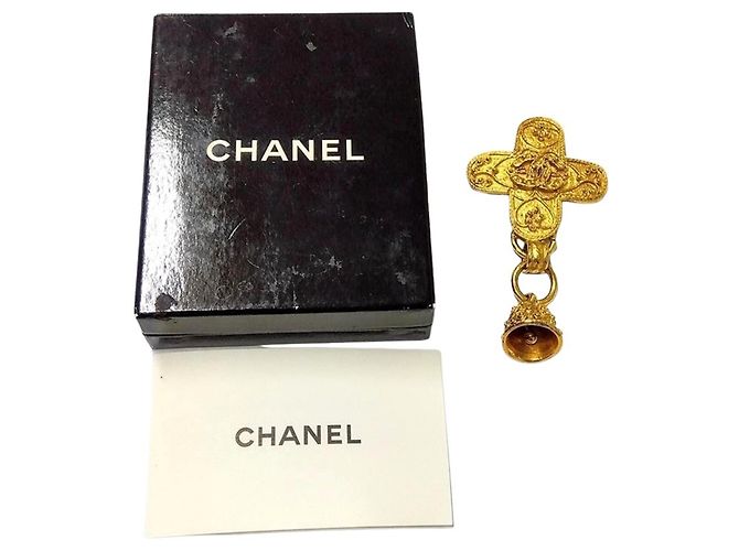 Broche Chanel 94A Vintage Bell Cross Motif Dourado - vista 6