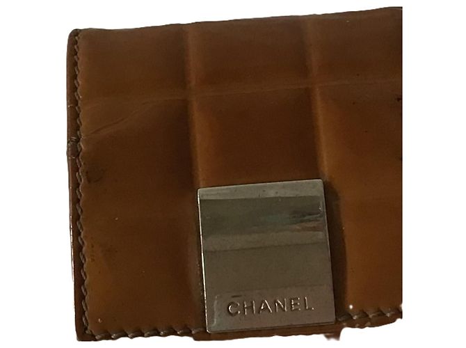 Chanel Chocolate Bar Münzbeutel aus gestepptem Lackleder Braun - Ansicht 4