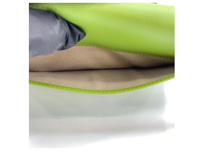 Pochette 2-Way MCM in verde - vista 9