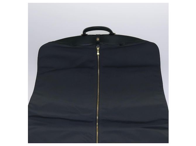 Capa de roupa Louis Vuitton em couro Taiga Verde - vista 2