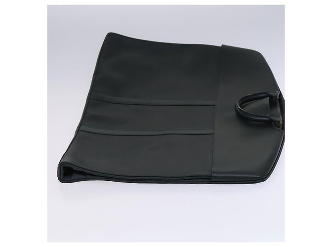 Capa de roupa Louis Vuitton em couro Taiga Verde - vista 3