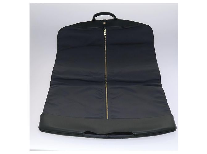 Capa de roupa Louis Vuitton em couro Taiga Verde - vista 6