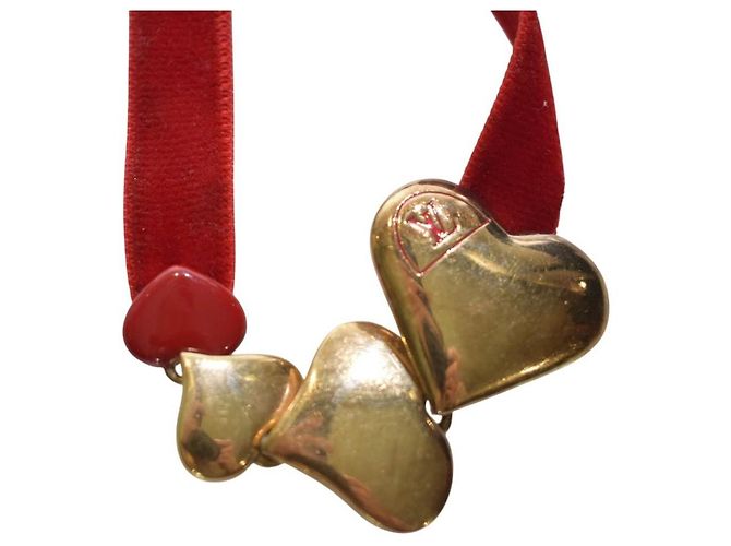Louis Vuitton Collana Choker Sweet Monogram Cuore in Velluto Rosso D'oro - vista 3