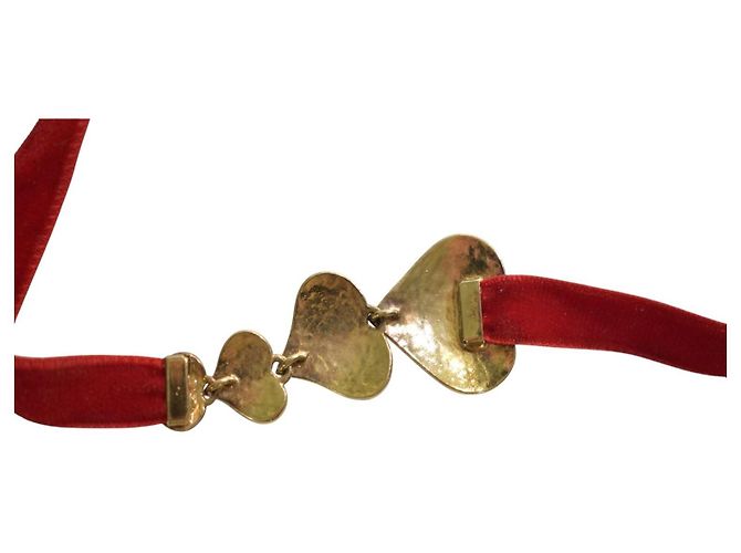 Louis Vuitton Collana Choker Sweet Monogram Cuore in Velluto Rosso D'oro - vista 6