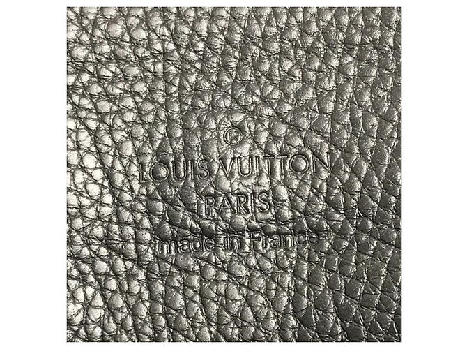 Borsa Louis Vuitton in pelle Taurillon Dorian Nero - vista 16