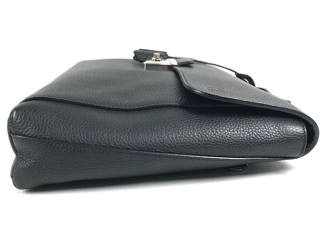 Borsa Louis Vuitton in pelle Taurillon Dorian Nero - vista 3