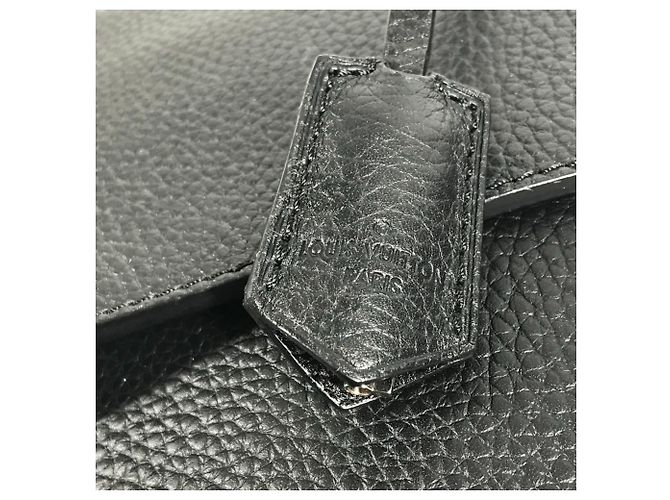 Borsa Louis Vuitton in pelle Taurillon Dorian Nero - vista 9