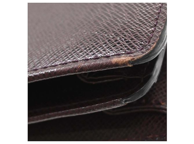 Louis Vuitton Serviette Moskova Taiga Leather Porpora - vista 7