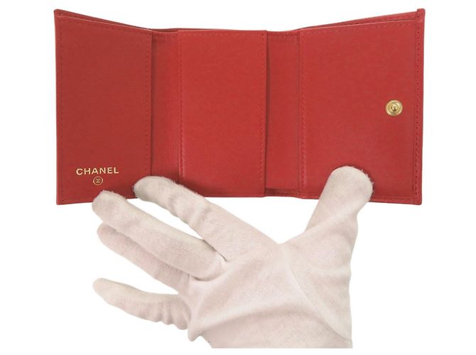 Cartera compacta plegable 2.55 Chanel Roja - vista 4