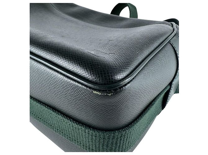 Borsa a tracolla Louis Vuitton Taiga Reporter PM - vista 9