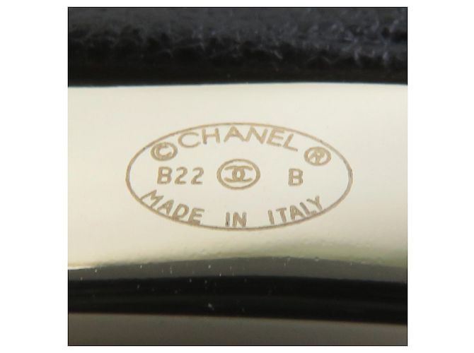 Pinza para el pelo Chanel con logo Coco Negro Blanco Dorado - vista 8