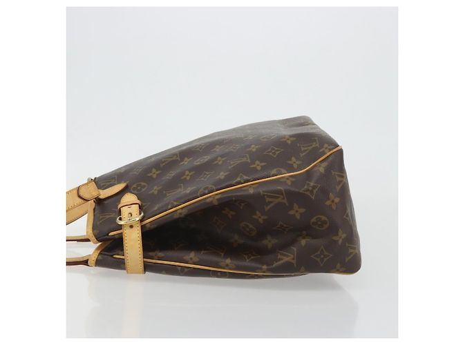 Louis Vuitton Batignolles Monogram Canvas Vertical Marrone - vista 4