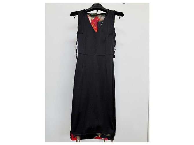 Dolce & Gabbana Midikleid mit rotem Blumenmuster Schwarz Weiß - Ansicht 7