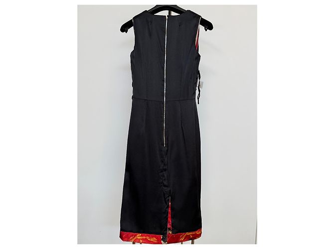 Dolce & Gabbana Midikleid mit rotem Blumenmuster Schwarz Weiß - Ansicht 8