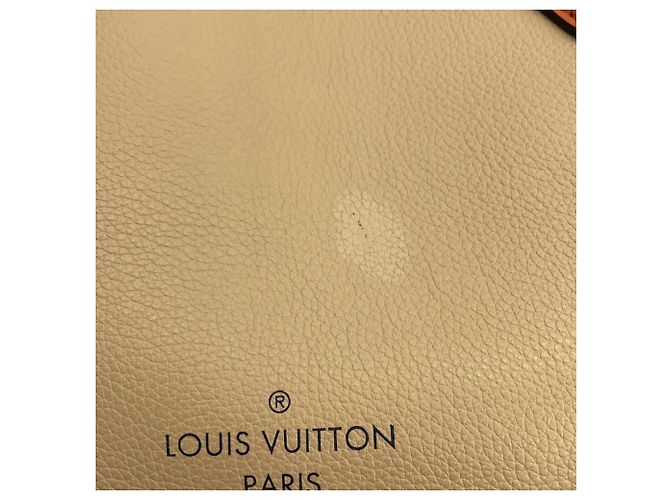 Sac à main Louis Vuitton On My Side MM - vue 5
