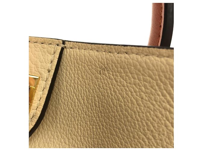 Sac à main Louis Vuitton On My Side MM - vue 9