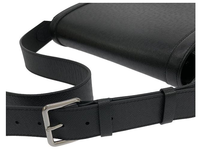 Borsa a tracolla Louis Vuitton Taiga New Flap Messenger Nero - vista 5