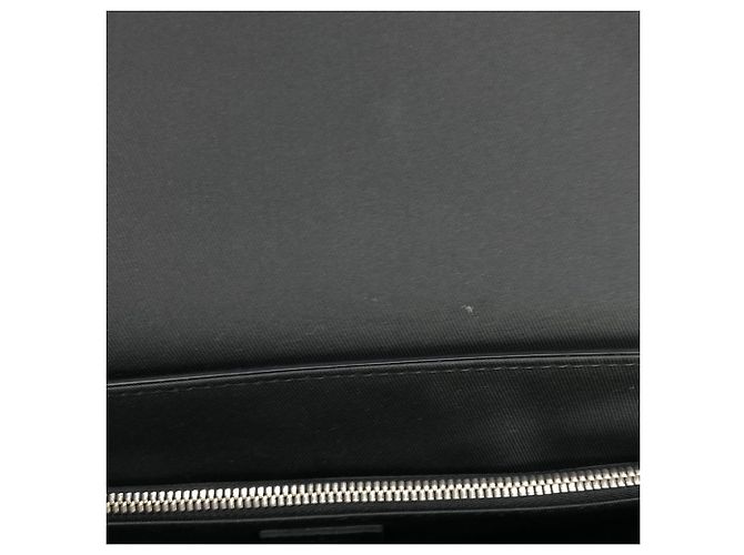 Borsa a tracolla Louis Vuitton Taiga New Flap Messenger Nero - vista 7