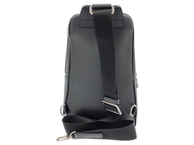 Borsa a tracolla Louis Vuitton Taiga Avenue Nero - vista 2