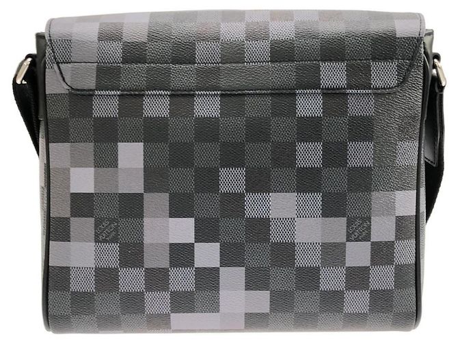Louis Vuitton Damier Graphite Pixel District PM Schultertasche Damier ebene - Ansicht 2