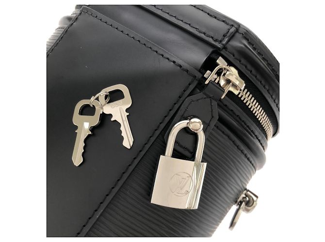 Bolsa Louis Vuitton Epi Cannes Preto - vista 4