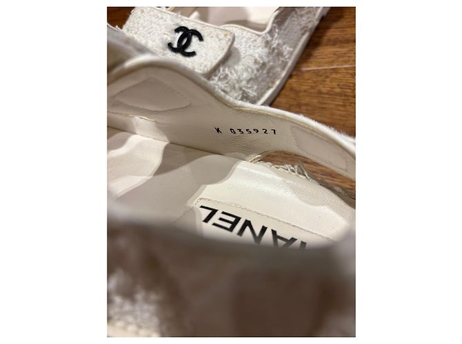 Sandali Chanel in tweed bianco con logo CC - vista 10