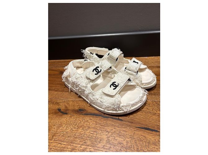 Sandali Chanel in tweed bianco con logo CC - vista 13