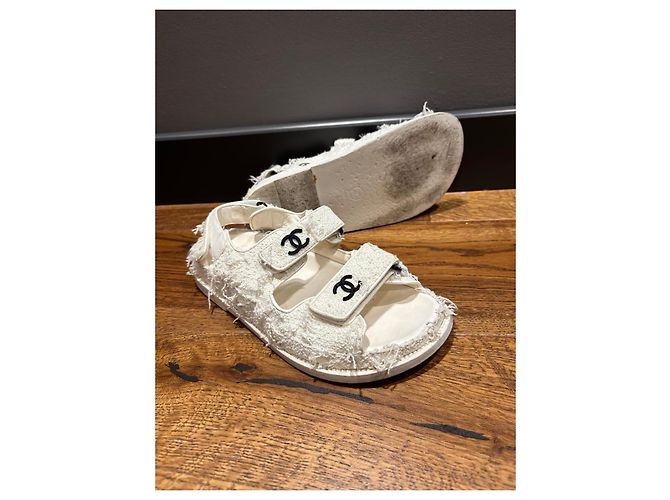 Sandali Chanel in tweed bianco con logo CC - vista 6