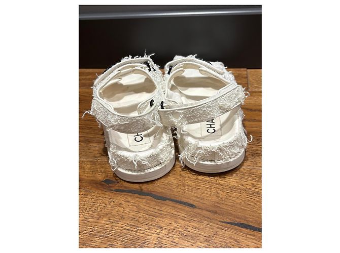 Sandali Chanel in tweed bianco con logo CC - vista 8