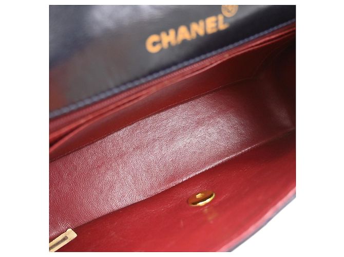 Chanel Vintage Diana Flap gestepptes Lammleder Small Marineblau - Ansicht 3